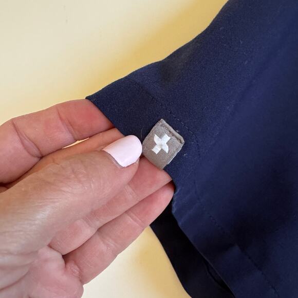 Figs Navy Blue Scrub Top Bundle of 3 Navy Size XL M22SW1020 Tab Pocket Shirt EUC - Picture 8 of 11